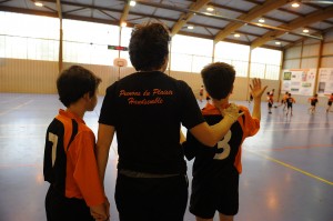 Bon esprit pour les handballeurs... pas moyens de repartir avec ce tee-shirt que je trouve super sympa... dommage !