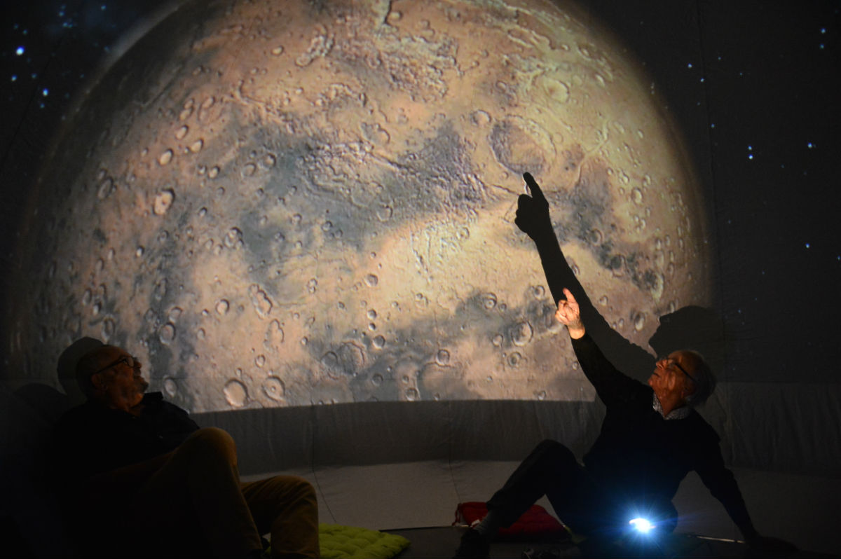 La Tête Dans Les étoiles Jen Wang La tête dans les étoiles @ Laure Néron Photographe Vaucluse 84